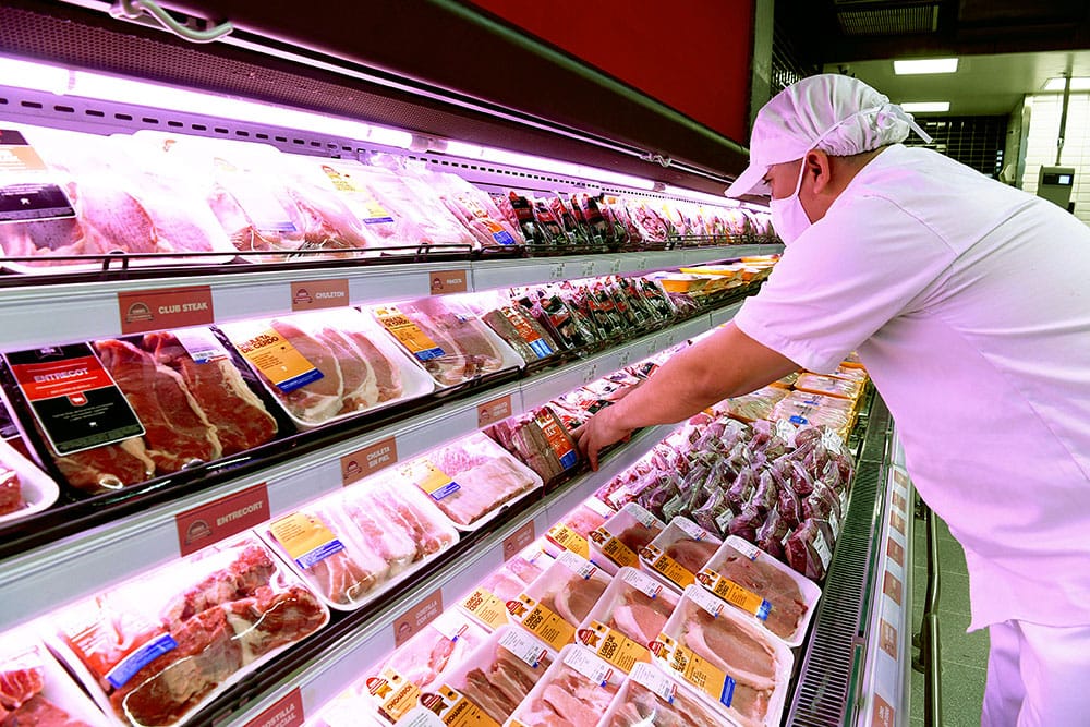 Imponen a reconocido supermercado revelar sus prácticas en la comercialización de carne de res. ¿Por qué? Le contamos. imagen de la publicación