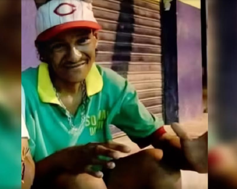 Hombre fue atacado por un desconocido mientras dormía y le propinó siete puñaladas imagen de la publicación