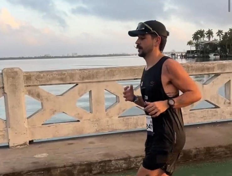 Cantante Camilo corrió la Media Maratón en Miami en homenaje a Fundaciones imagen de la publicación