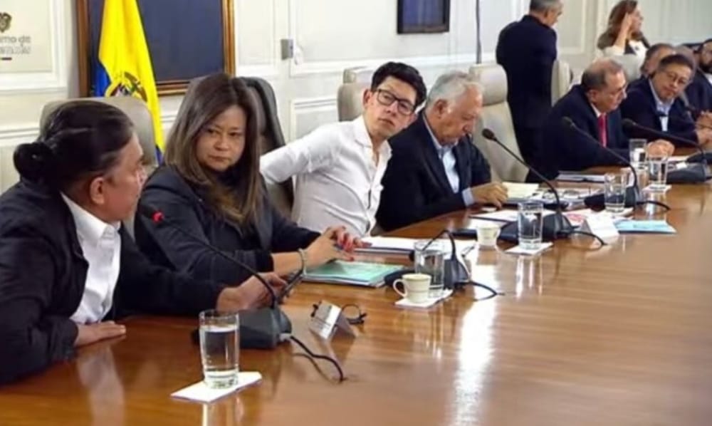 Piden renuncia masiva del gabinete ministerial imagen de la publicación