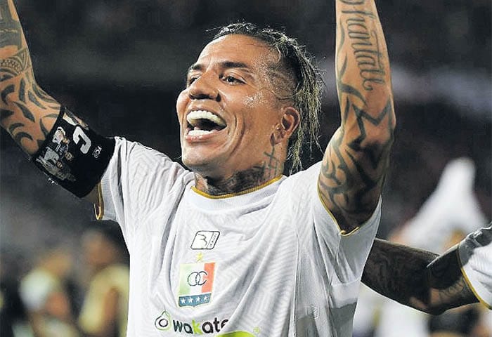 Dayro Moreno 'clavó' al Bucaramanga y llegó a 349 goles imagen de la publicación