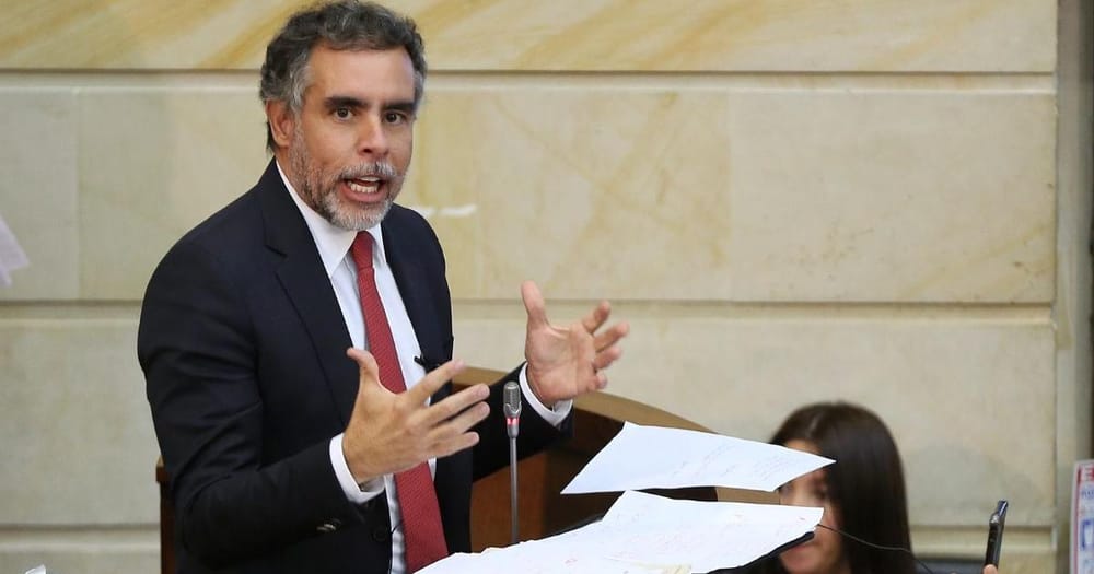 ¡Vuelve Benedetti! Petro lo nombró jefe de Gabinete imagen de la publicación