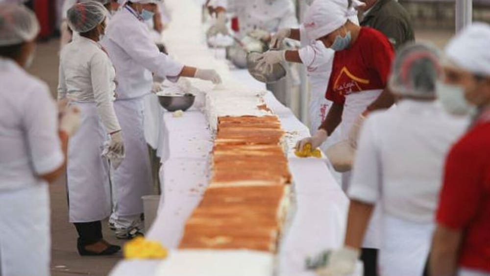 El ponqué más grande de la historia se hornea en Colombia imagen de la publicación