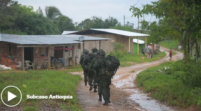 Vergüenza nacional : JEP imputó crímenes de guerra y lesa humanidad a generales y oficiales del Ejército por ‘falsos positivos’ en Antioquia imagen de la publicación