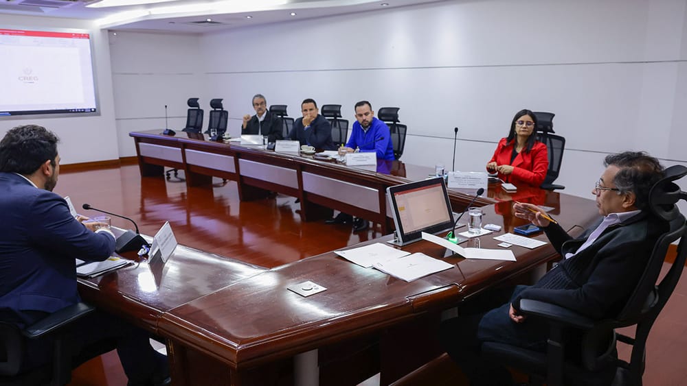 Gobierno exige ante la CREG la reducción de tarifas de energía imagen de la publicación