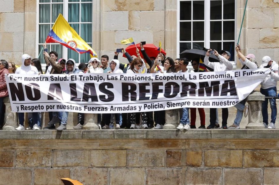 Gremios rechazan amenaza del gobierno para presionar reformas en el Congreso imagen de la publicación