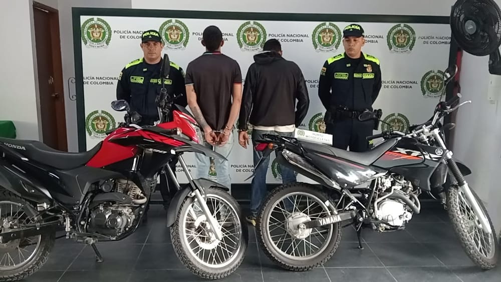 Dos ‘jaladores’ atrapados con las manos en las motocicletas imagen de la publicación