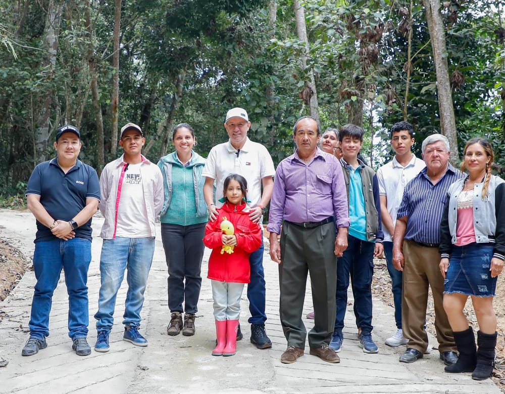 Alcalde de Piedecuesta atiende necesidades veredales imagen de la publicación