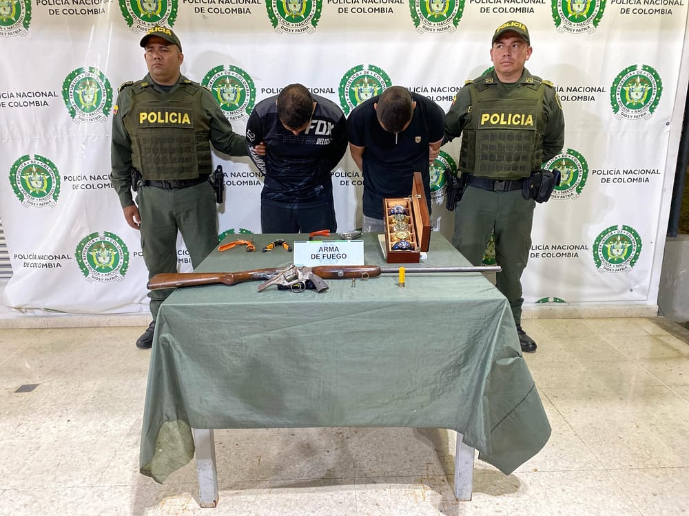 Apartamenteros cayeron con objetos robados y armados hasta los dientes imagen de la publicación