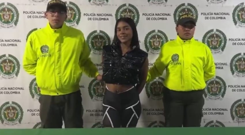 'La Flaca' posó para la foto de su captura imagen de la publicación