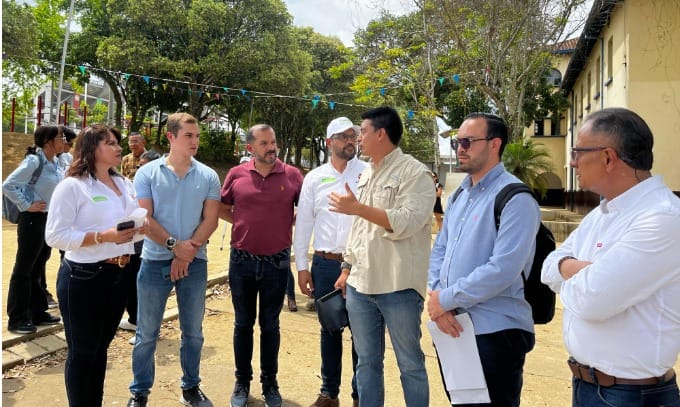 Empréstito de 80 mil millones de pesos sería destinado a obras en colegios imagen de la publicación