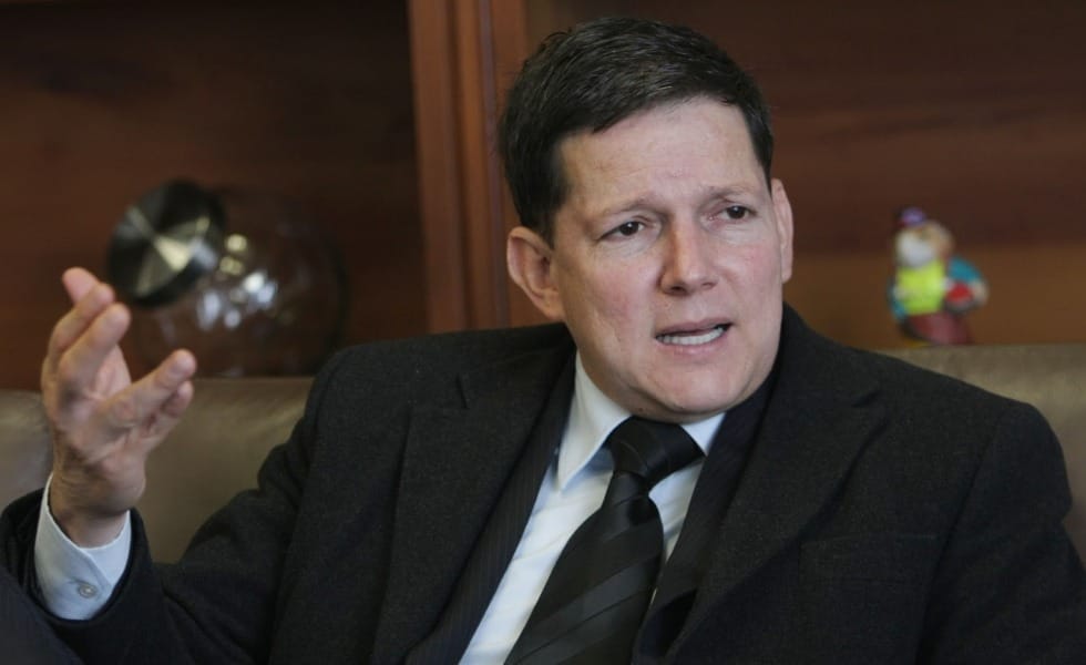 Exministro propone convertir cárceles en centros de trabajo Para redimir penas de manera real y efectiva imagen de la publicación