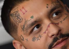 Christian Nodal sigue borrando sus tatuajes y anuncia la apertura de su propio estudio en Los Ángeles imagen de la publicación