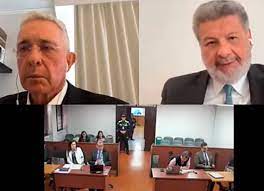 VIDEO: Fiscal del caso Uribe protagoniza oso público con videos inapropiados en medio de la audiencia: hasta un video erótico se filtró imagen de la publicación