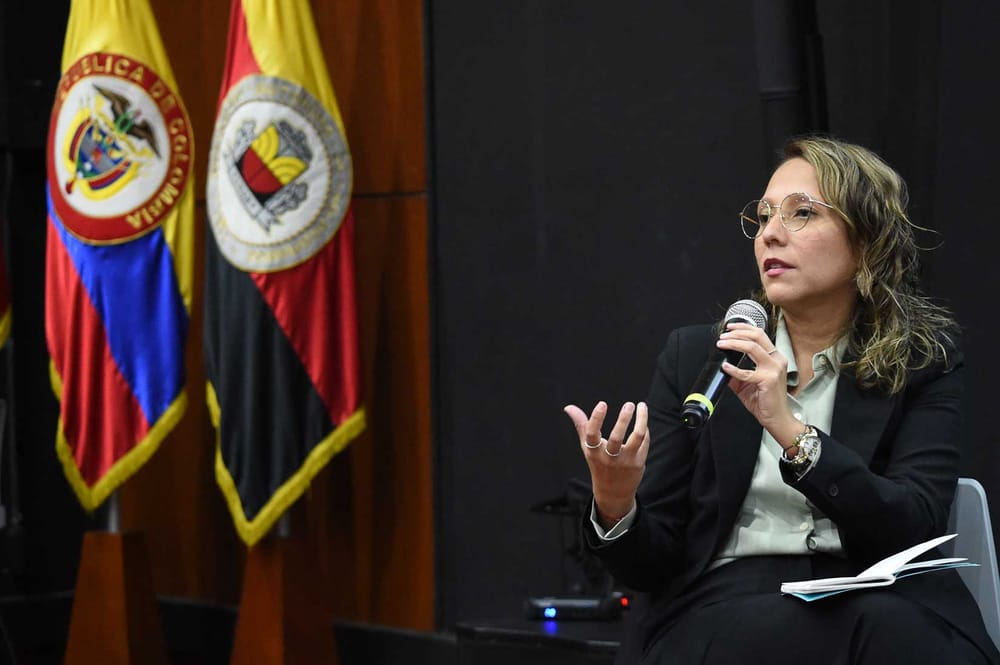 “Es muy difícil hurgar la verdad”: Magistrada auxiliar de la JEP expuso en Bucaramanga los desafíos de la justicia transicional imagen de la publicación