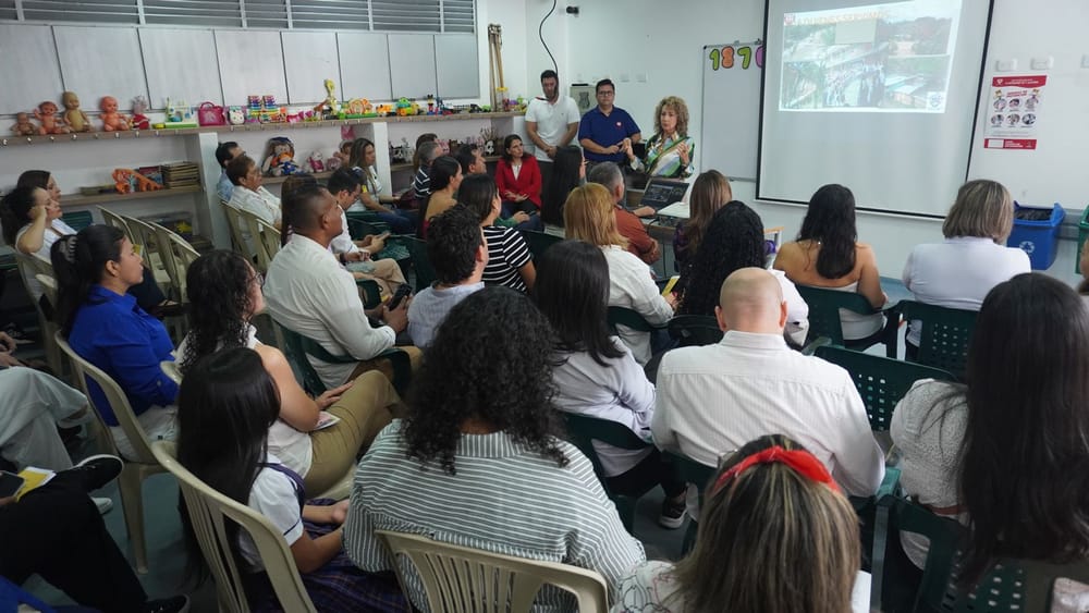 Regiones y sector privado rediseñan la educación media en Colombia imagen de la publicación