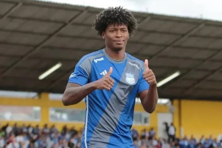 Secuestran esposa e hija de jugador ecuatoriano imagen de la publicación