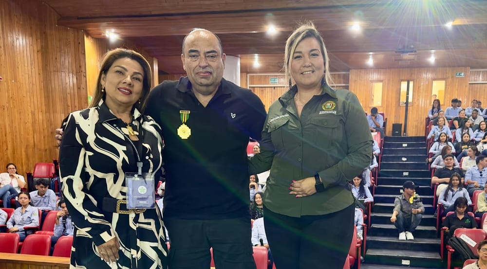 Héctor Forero López ‘Ciudadano Meritorio de Santander’ imagen de la publicación