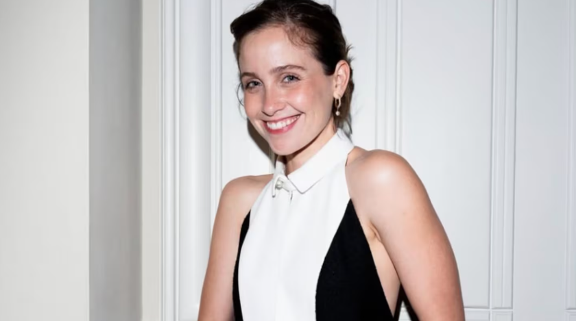 Actriz mexicana culminó la preparatoria a los 33 años y celebró con emoción imagen de la publicación