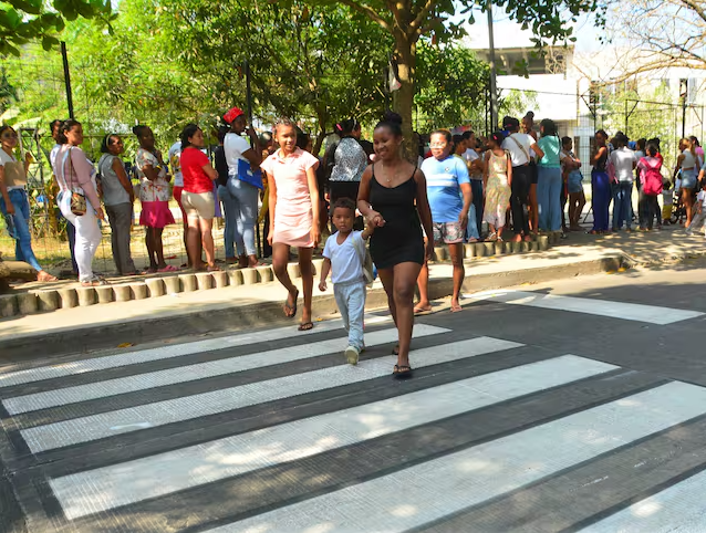 Cartagena interviene 60 colegios con señalización de tránsito para garantizar la seguridad vial escolar imagen de la publicación