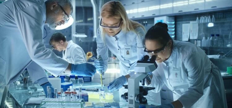 Los recortes a la ciencia impulsan a científicos estadounidenses a buscar oportunidades en el exterior imagen de la publicación