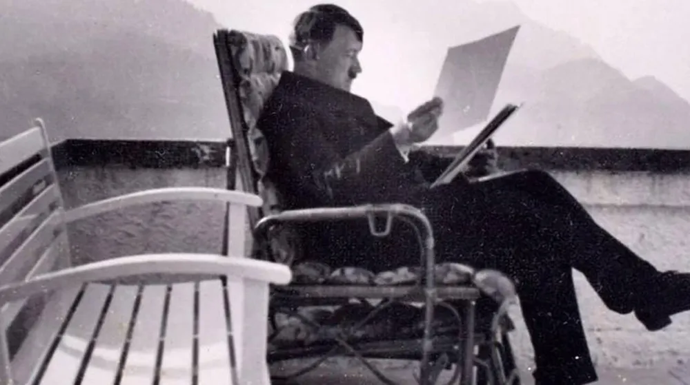 Exespía de la CIA sugiere que Hitler pudo haber escapado a Argentina imagen de la publicación