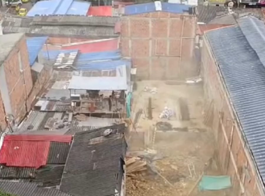 Colapsó un muro en una construcción del Barrio San Francisco en Bucaramanga imagen de la publicación