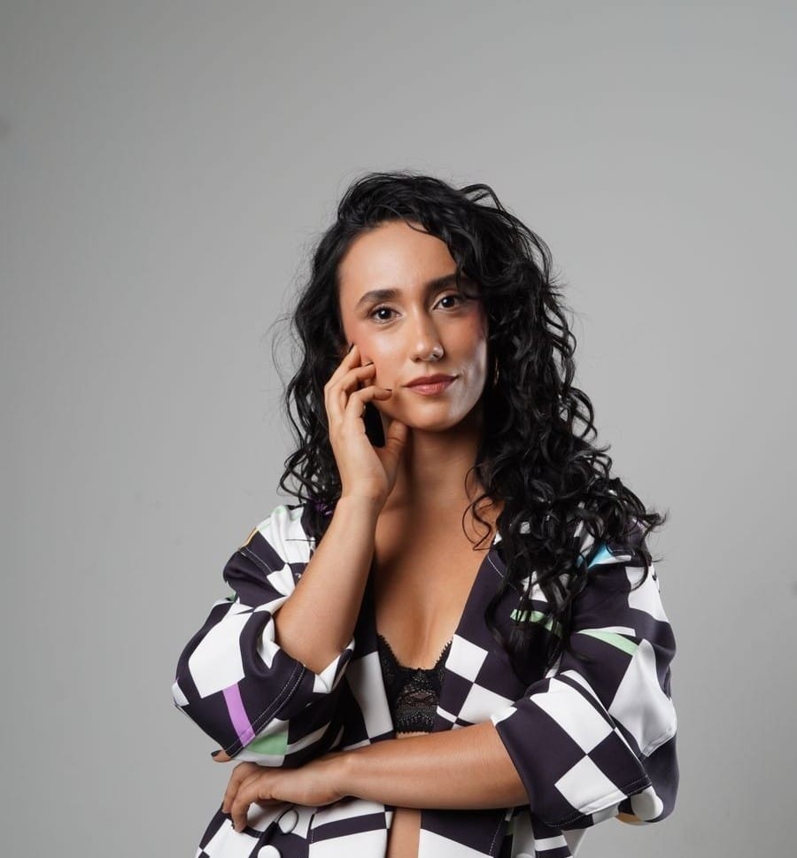 Santandereana Neyra presenta "Síntesis Natural" imagen de la publicación