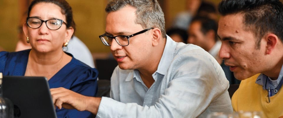 ‘Colombia Programa’ premia a los docentes más innovadores: participe ahora imagen de la publicación