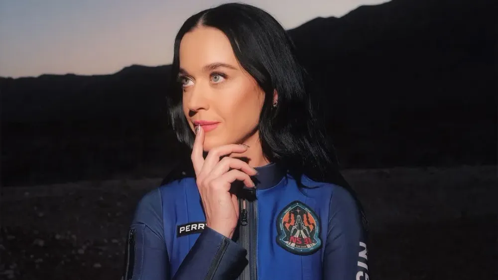 Katy Perry conquista el espacio: las imágenes que dejaron su histórico viaje 🚀 imagen de la publicación