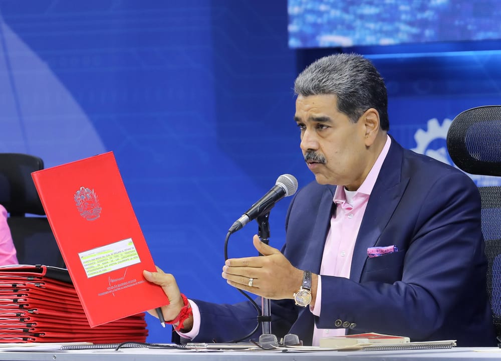 Maduro decreta emergencia económica en pleno choque con EE.UU. imagen de la publicación