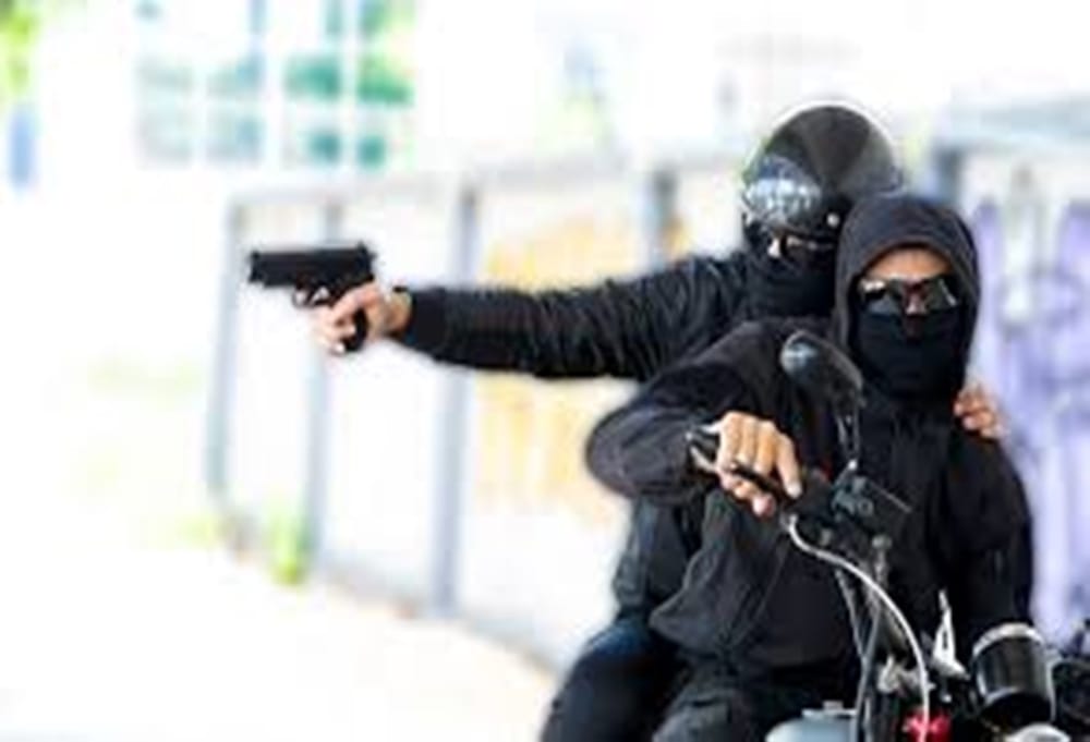 Intento de robo a camioneta de la UNP de Juan Fernando Cristo termina en balacera en Bogotá imagen de la publicación