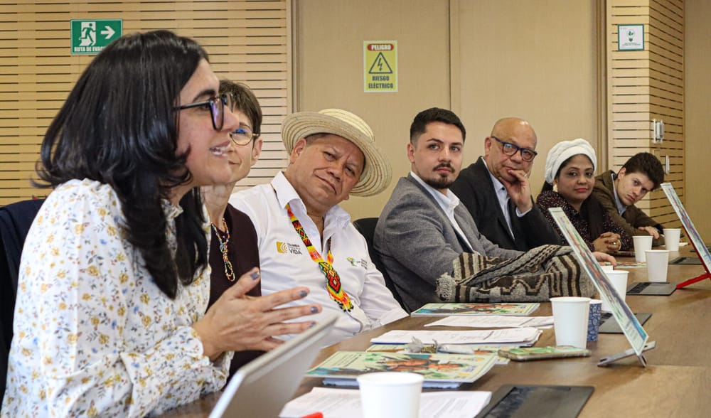 Presentan guía para víctimas de despojo forzadas al exilio imagen de la publicación