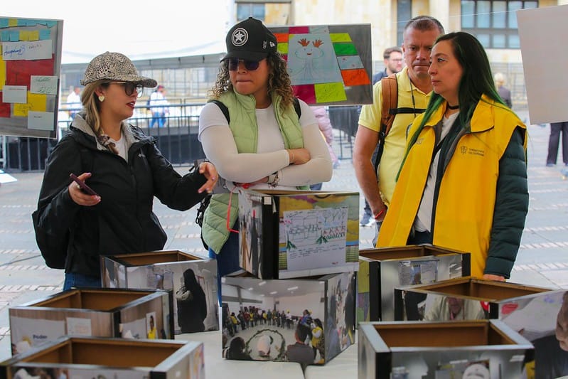 ‘Coser y Cantar’: un taller de moda que teje historias de resistencia imagen de la publicación