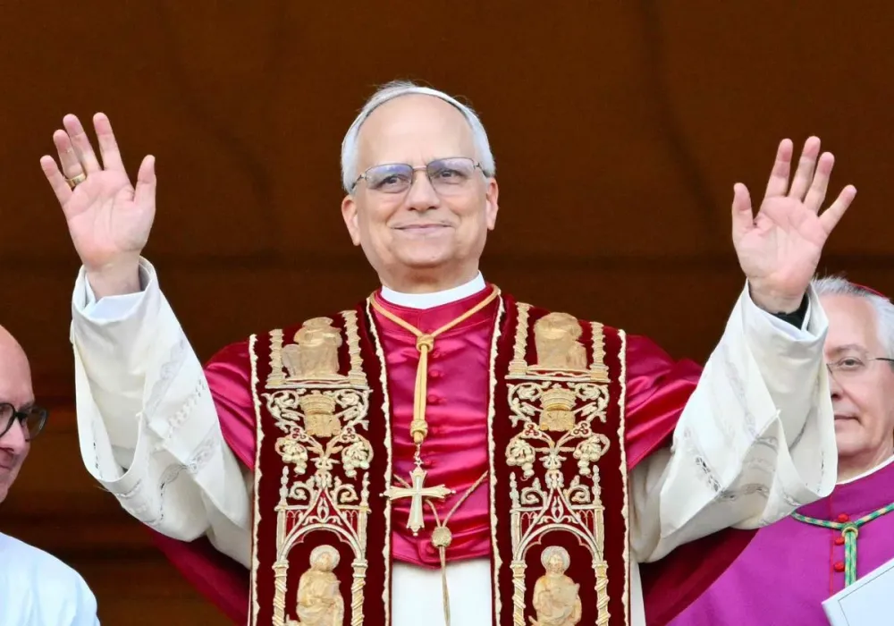 El Cardenal Robert Francis Prevost adoptó el nombre de León Catorce y remplaza al fallecido Papa Francisco imagen de la publicación