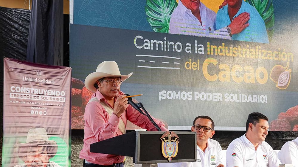 El delicado señalamiento de Petro contra un congresista de EE.UU.:  “Y lo peor es que no lo sabe” imagen de la publicación