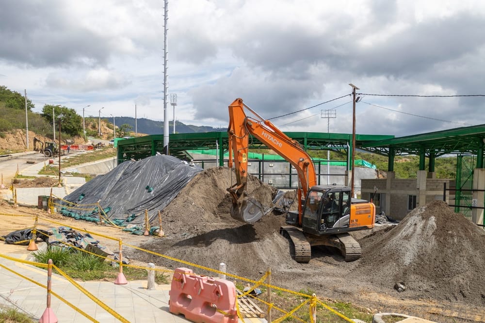 Avanza pavimentación de la vía que une a Valle y Villa de los Caballeros en Girón imagen de la publicación