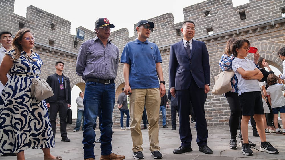 Desde China, Petro negó versiones que aseguran que habría “comprado” aprobación de la reforma pensional en el Congreso imagen de la publicación