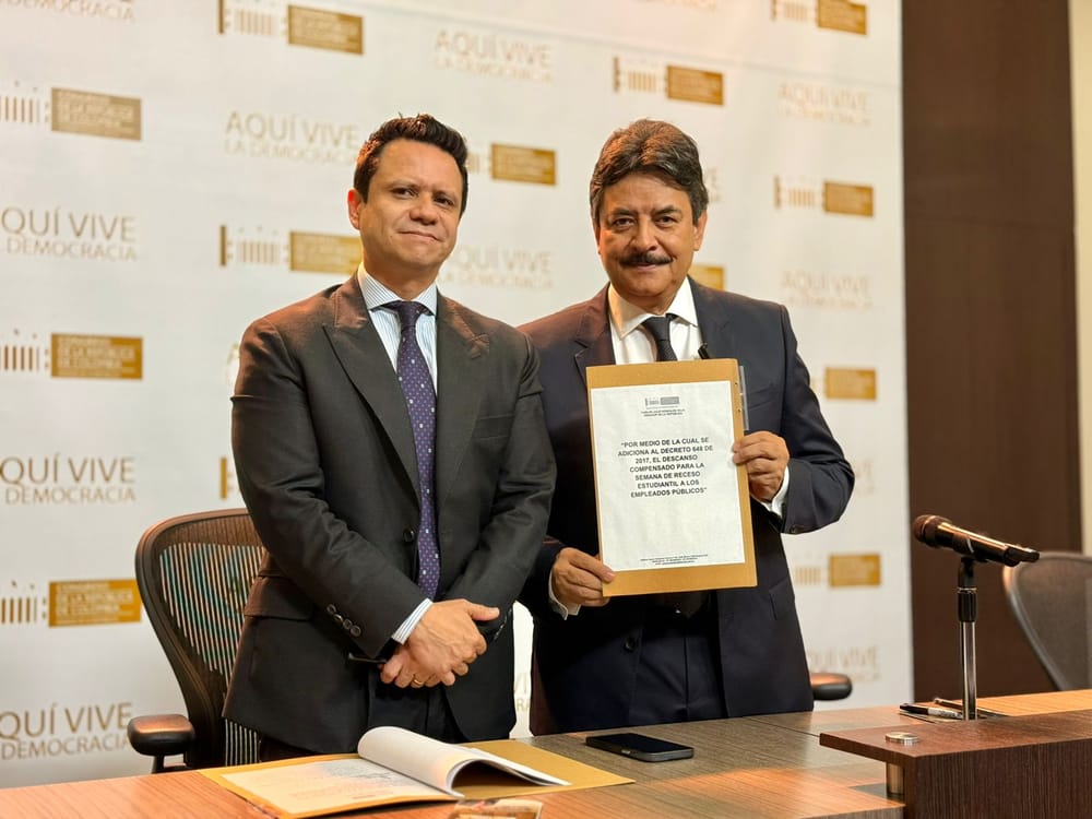 Senador propone una semana de vacaciones pagadas para funcionarios públicos en octubre imagen de la publicación