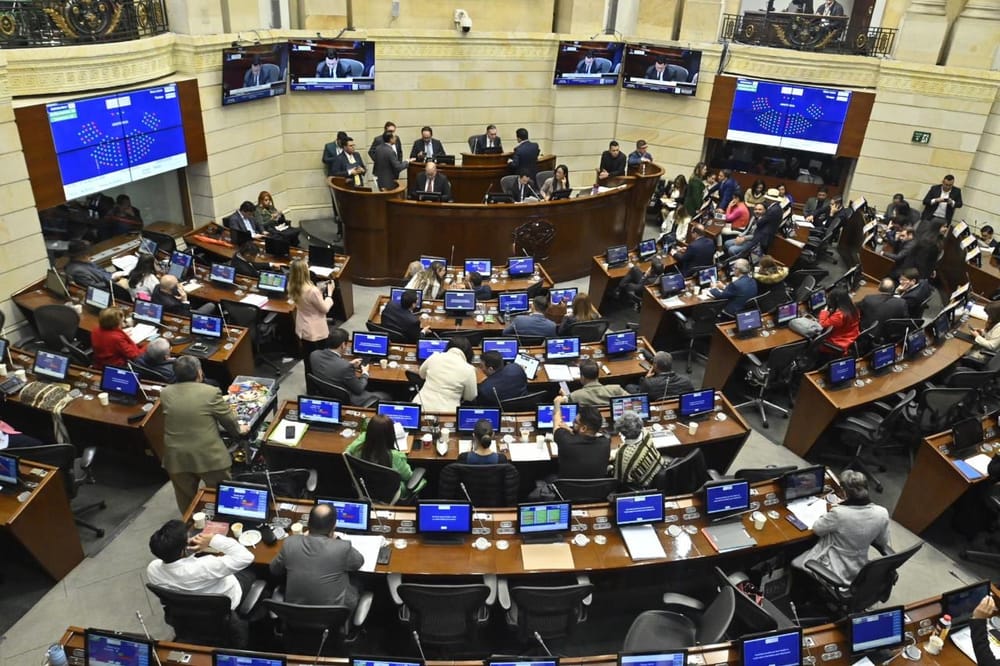 Tras hundimiento en el Senado, Petro no podría revivir la Consulta Popular por decreto imagen de la publicación