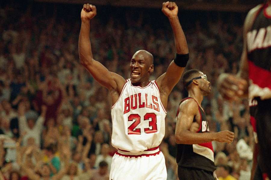 HISTÓRICO.Michael Jordan regresará a la NBA imagen de la publicación