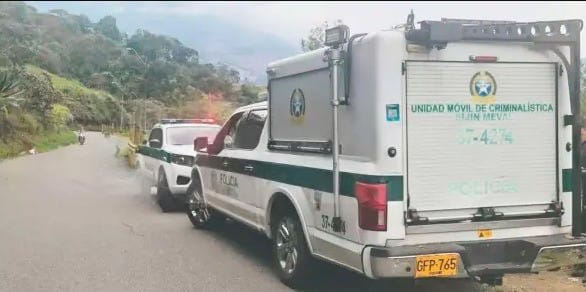 Cadáver fue abandonado envuelto en cobijas y papel chicle imagen de la publicación