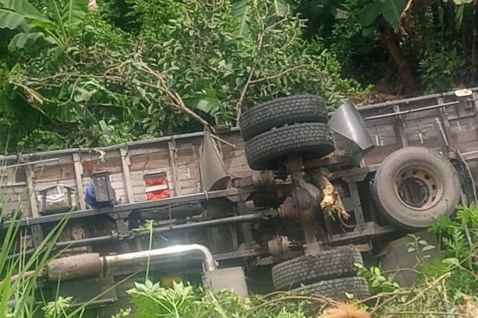 Se fue al abismo cargado de reciclaje en Bucaramanga imagen de la publicación