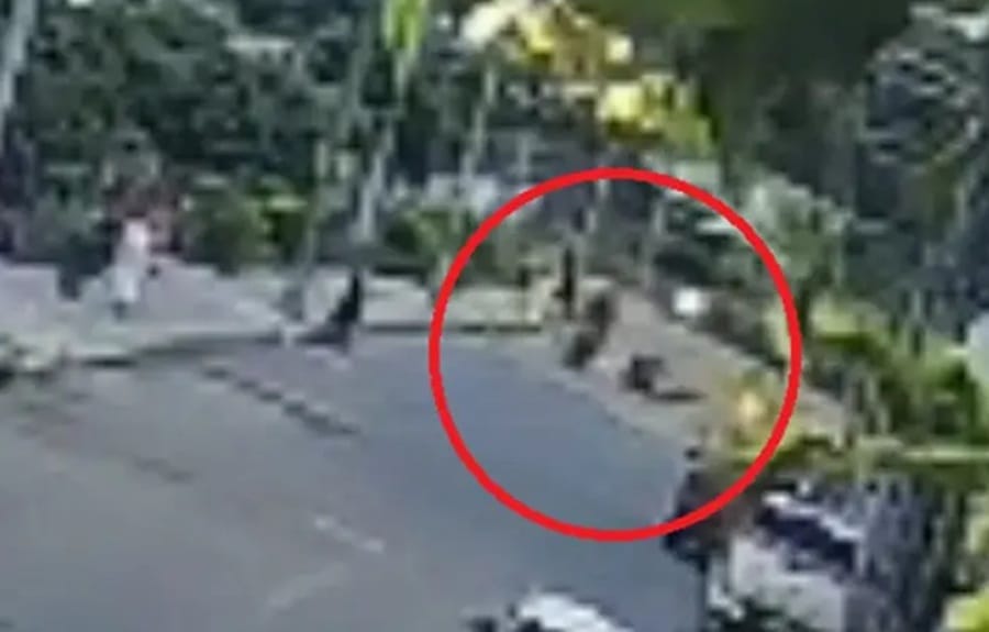 Mujer murió al caer con su moto empujada por otro motociclista imagen de la publicación