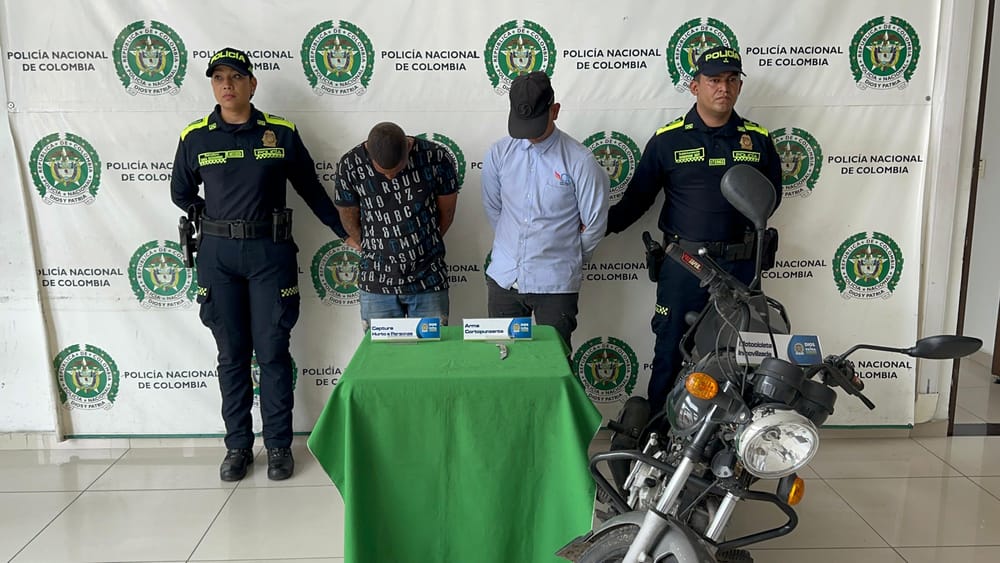 A la cárcel dos MOTORRATAS por intento de robo y apuñalar a un adulto mayor en Bucaramanga imagen de la publicación