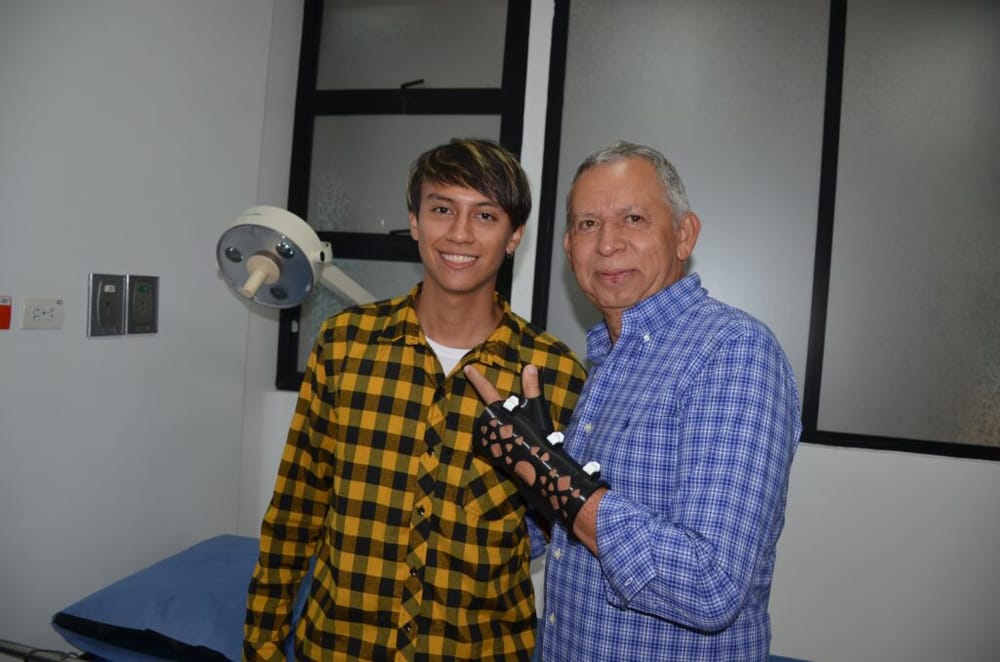 UIS crea órtesis 3D para ayudar al rector en su recuperación imagen de la publicación