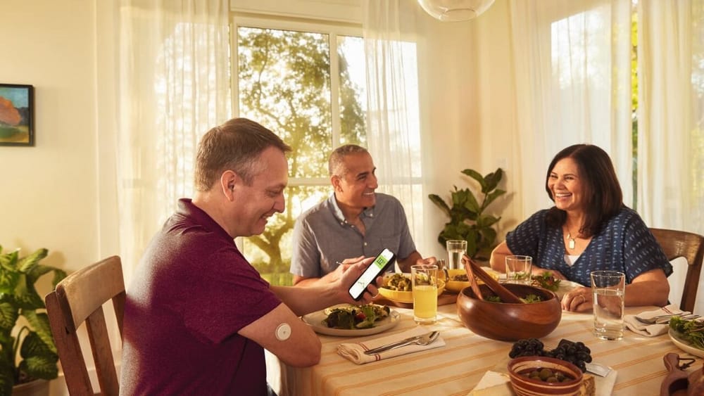 Cómo monitorear los niveles de glucosa para evitar picos imagen de la publicación