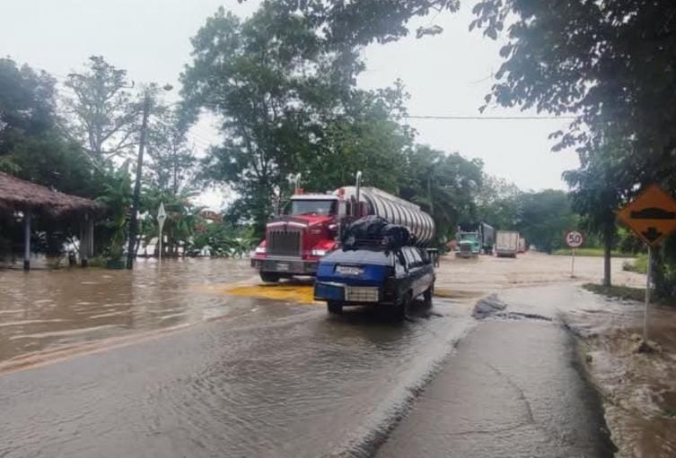 Lluvias causan desbordamiento del río Opón y afectan movilidad en la Troncal del Magdalena imagen de la publicación