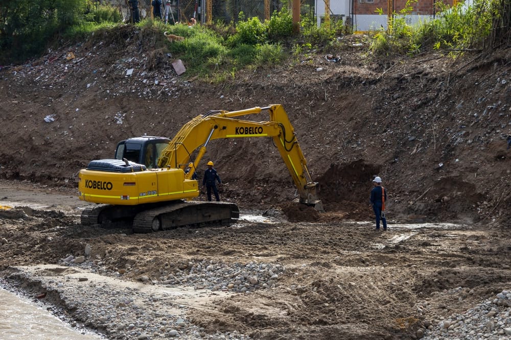 Inician obras del muro de contención en el Rincón de Girón – Parte Baja imagen de la publicación