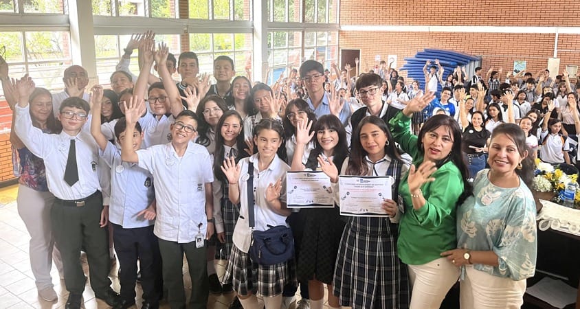 “Voces que Inspiran” Concurso Intercolegiado de Oratoria imagen de la publicación